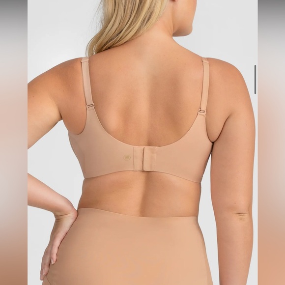 Honeylove CrossOver Wireless Bra in Sand Size Medium - Picture 3 of 11